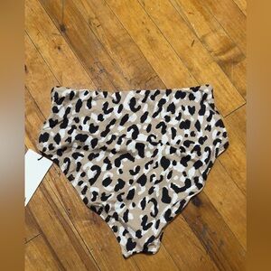 Vitamin A 2 piece swimsuit new with tags 
High waisted animal print